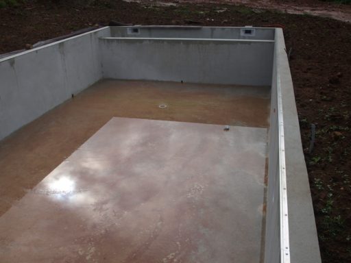 construction d'une pisicne