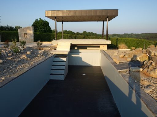construction d'une pisicne